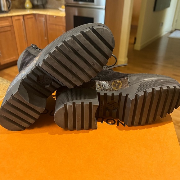 Louis Vuitton Laureate Platform Desert Boot - Picture 6 of 11